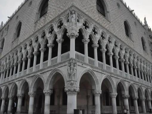 outside-of-doges-palace