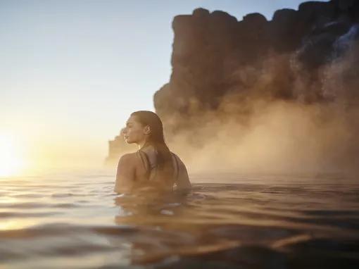 Sky_Lagoon_at_sunset