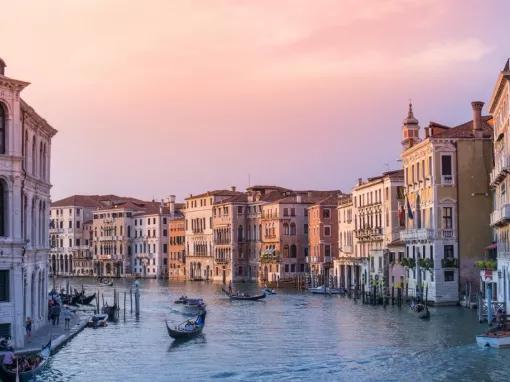 sunset-canal-in-venice