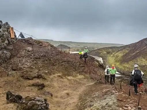 group-walking-to-volcano