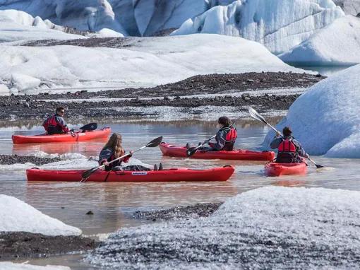 Kayaking-between-ice