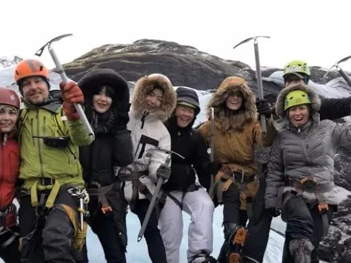 group-posing-with-picks