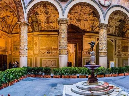 palazzo-vecchio-courtyard