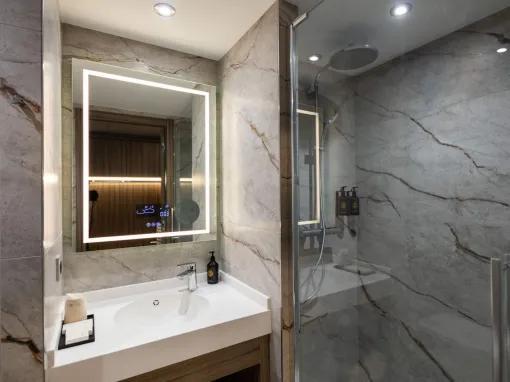 Standard bathroom at Ki Space Hotel & Spa near Disneyland Paris