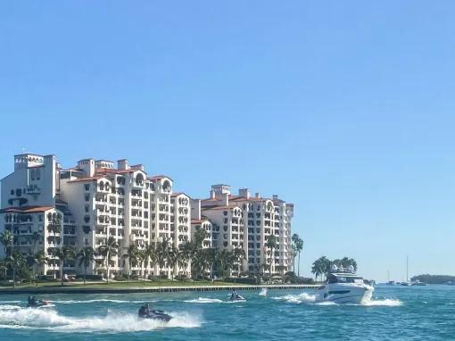Miami Skyline Cruise of Millionaire's Homes and Biscayne Bay
