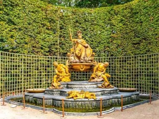 Golden water fountain