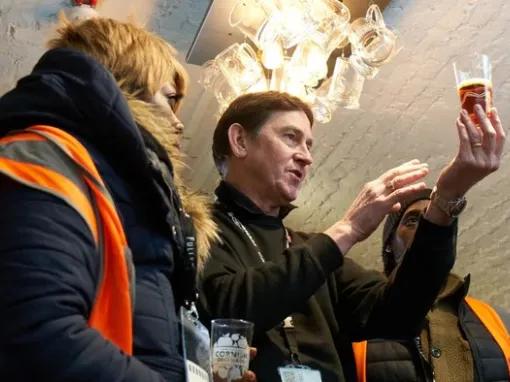 tour-guide-in-brewery