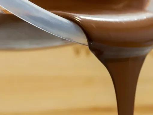 pouring-melting-chocolate