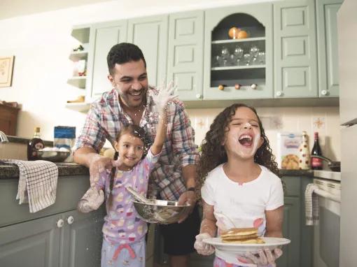 Family in kitchen at Saratoga Springs
