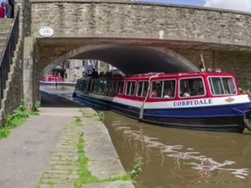 canal trip with dining experience