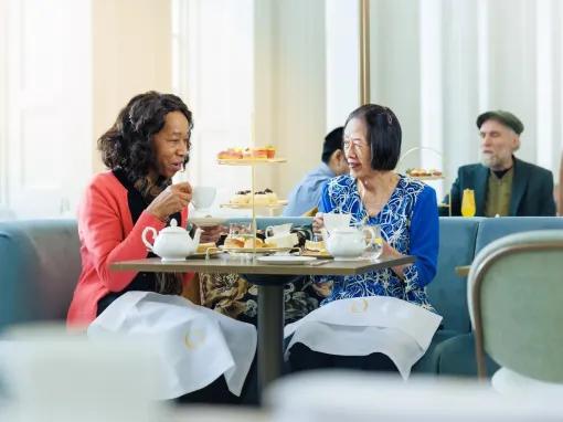 London Kensington Palace & Afternoon Tea
