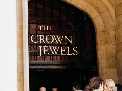 London Morning Tower: Jewels & Cruise