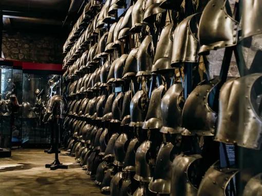 London Morning Tower: Jewels & Cruise