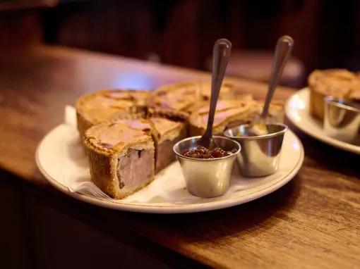 London Tastes, Tales, Trad Ales 