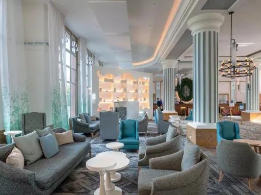 Dream Castle Hotel Lounge Area