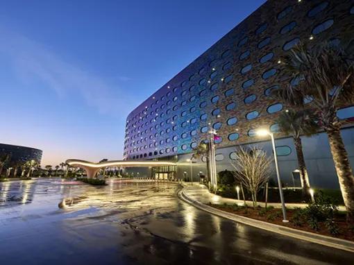 Entrance to the hotel