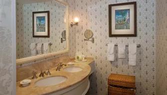 Main Bldg - 1 Bedroom Suite - Club Level