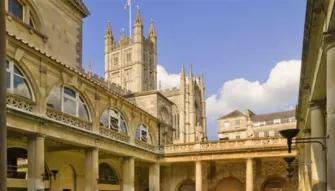 Small Group Tour to Bath and Stonehenge and 2 Course Lunch from London Small Group Tour to Bath and Stonehenge and 2 Course Lunch from London