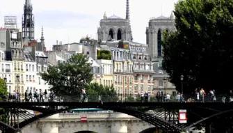 The Complete Paris Tour: Guided Walking Tour of Paris, the Louvre and Lunch at the Eiffel Tower