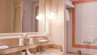 Castle Club Double Room with Park View