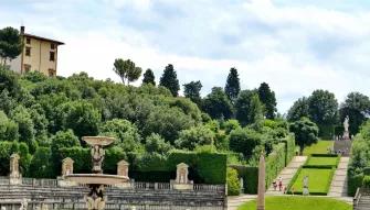 Florence Medici's Mile - Walking along the Path of Medici Residence and Vasari Corridor Florence Medici's Mile - Walking along the Path of Medici Residence and Vasari Corridor