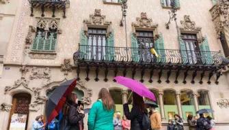 Barcelona in a Day: La Sagrada Família, Casa Milà, Historic Center & Cathedral Rooftop