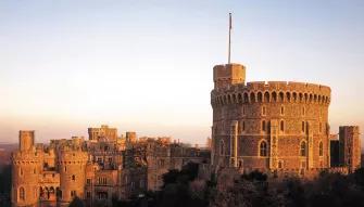 Visit to Windsor Castle and Afternoon Tea for Two - Experience Voucher