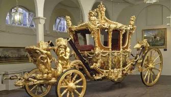 Buckingham Palace with Royal Mews Tickets