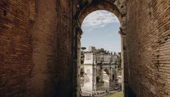 Premium Colosseum Tour with Roman Forum & Palatine Hill