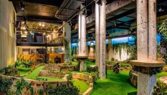 Crazy Golf, Drinks and Street Food for Two at Swingers London