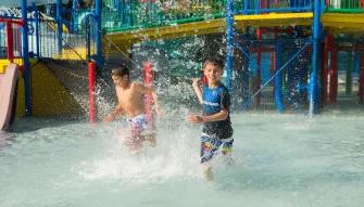 Kids splashing around on Joaker Soaker at LEGOLAND Florida Water Park