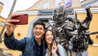 Guests with a Transformer at Universal Studios Hollywood