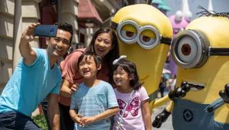 Guests with Minions at Universal Studios Hollywood