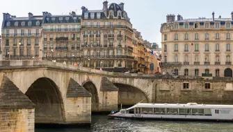 Romantic cruise PARIS