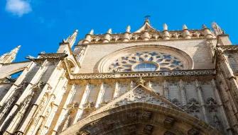 entrance-in-to-the-cathedral