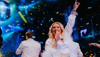 Dancing-Queen-singing