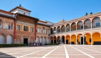 the-courtyard-at-real-alcazar