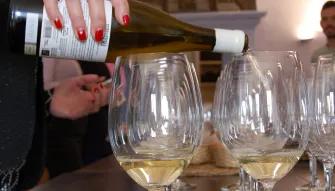 pouring-wine