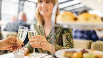 couple-toasting