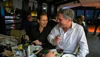 couple-eating-dinner