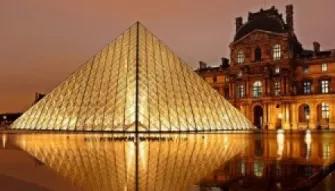 nighttime-at-the-louvre