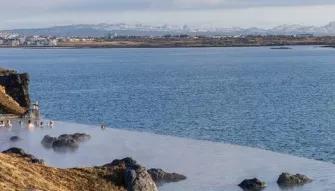bathing-at-sky-lagoon