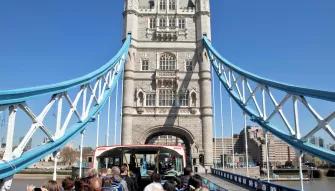 bus-on-tower-bridge