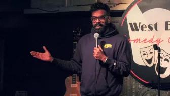 comedian-telling-jokes