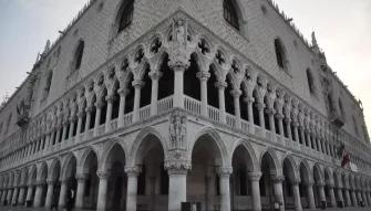 outside-of-doges-palace