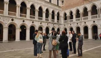 group-with-guide-doges