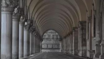 doges-palace-archway