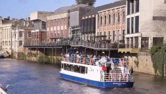 cruising-past-landmarks