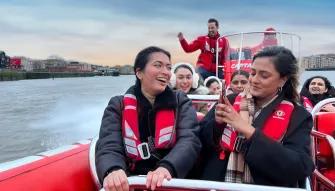 friends-on-thames-cruise