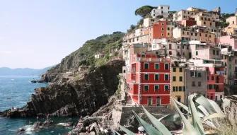 houses-in-cinque-terre-by-the-sea